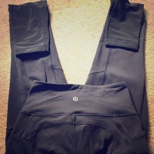 Size 4 lululemon wunder under pant 28”